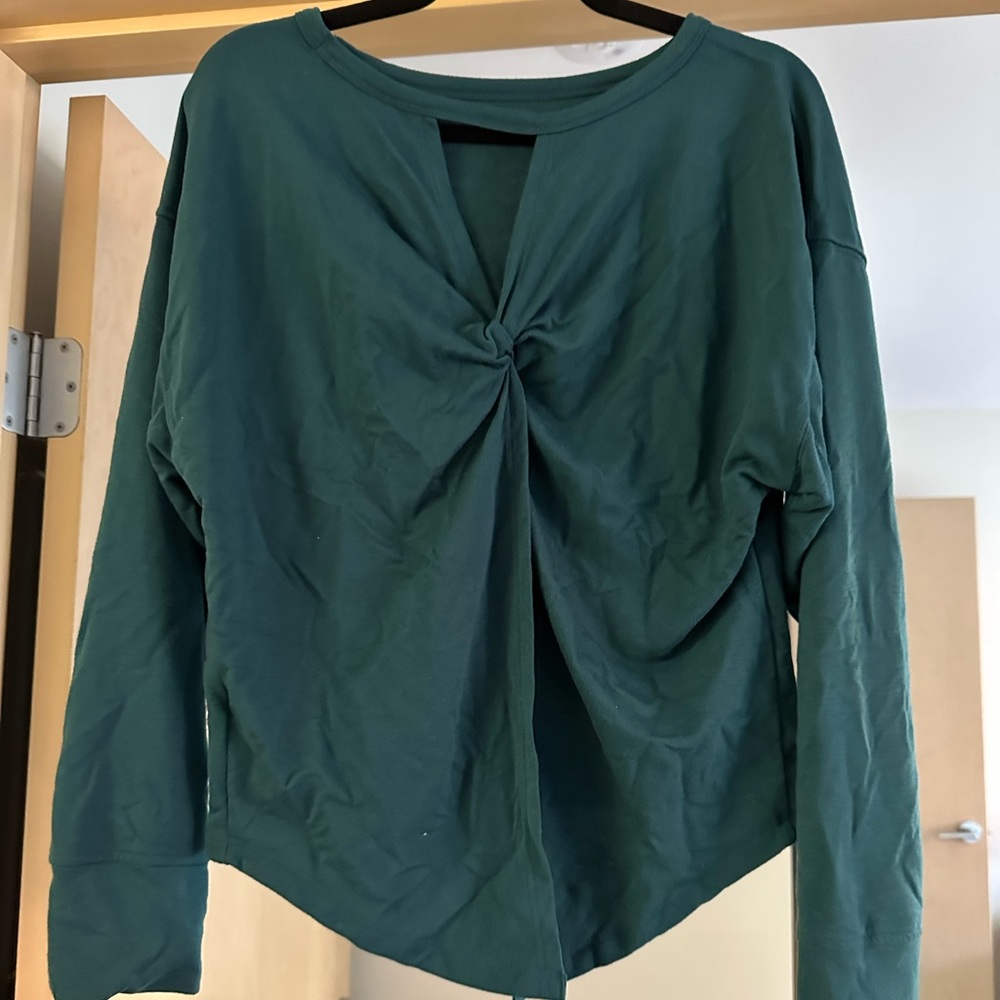 Old Navy Active twist back top